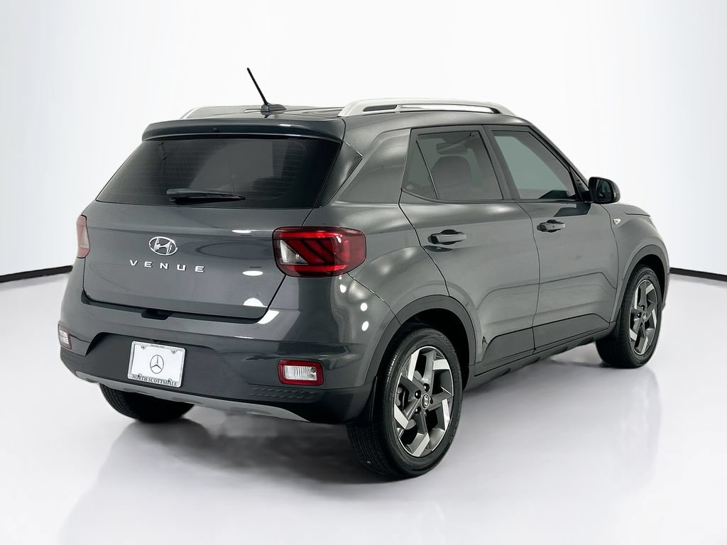 Used 2025 Hyundai Venue SEL FWD image 5