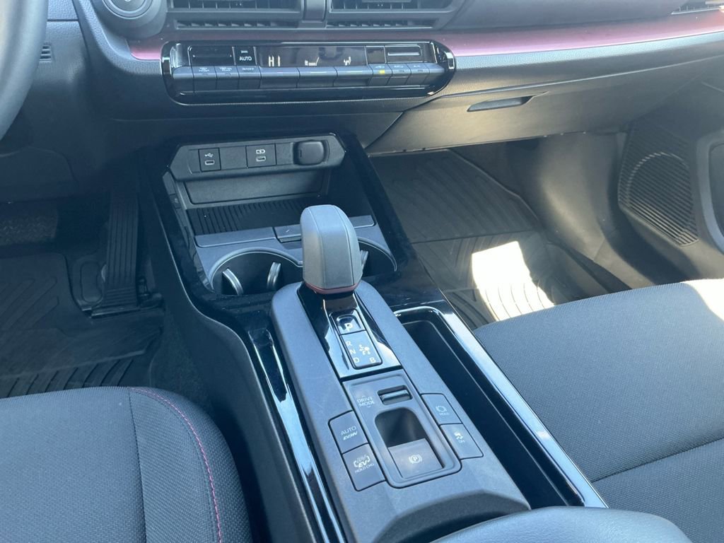 Used 2025 Toyota Prius Plug-In Hybrid image 12