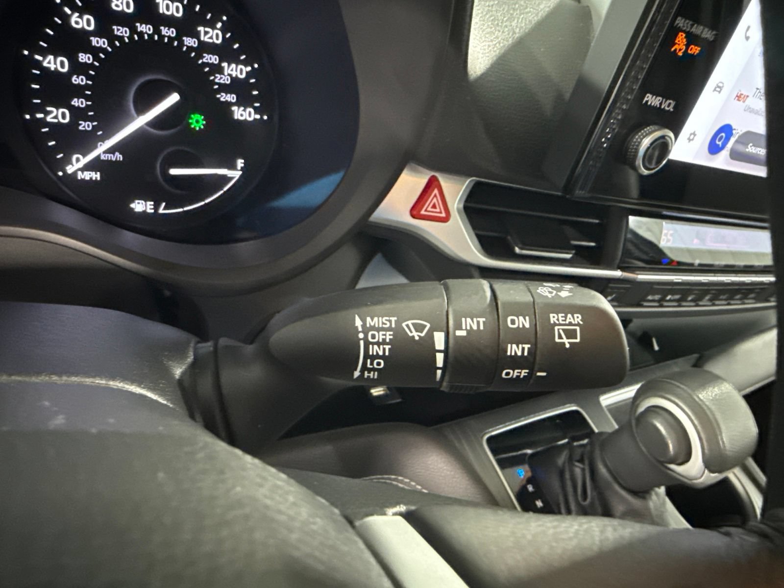 Used 2025 Toyota Sienna XLE FWD image 46