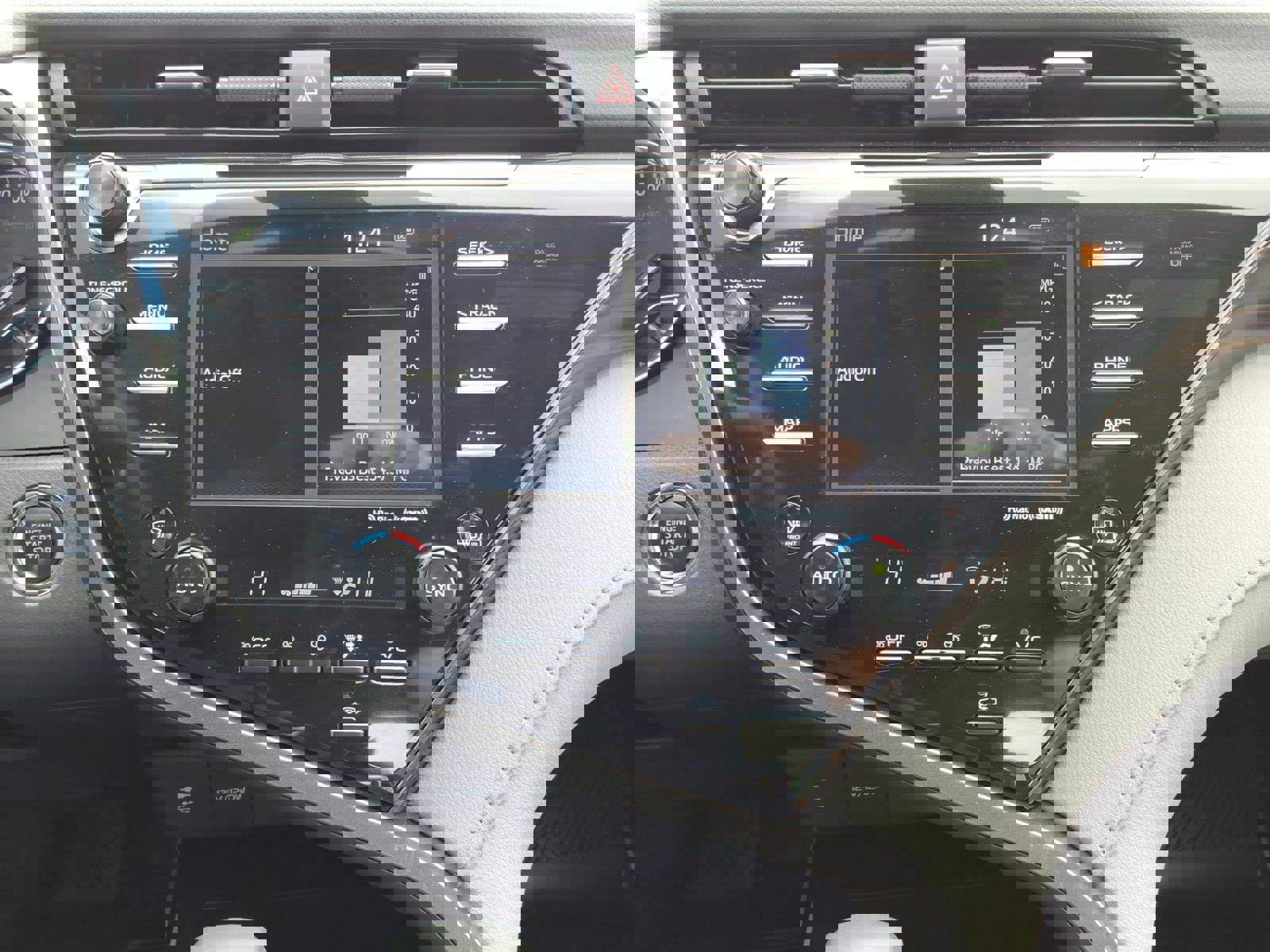 Used 2019 Toyota Camry XLE image 10