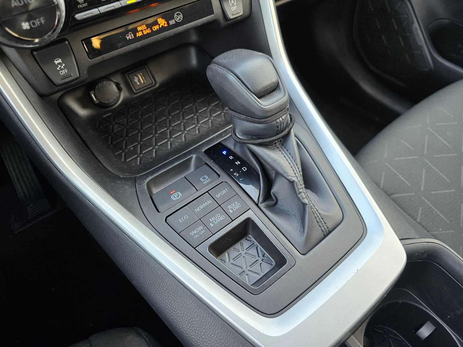 Certified 2024 Toyota RAV4 XLE image 36