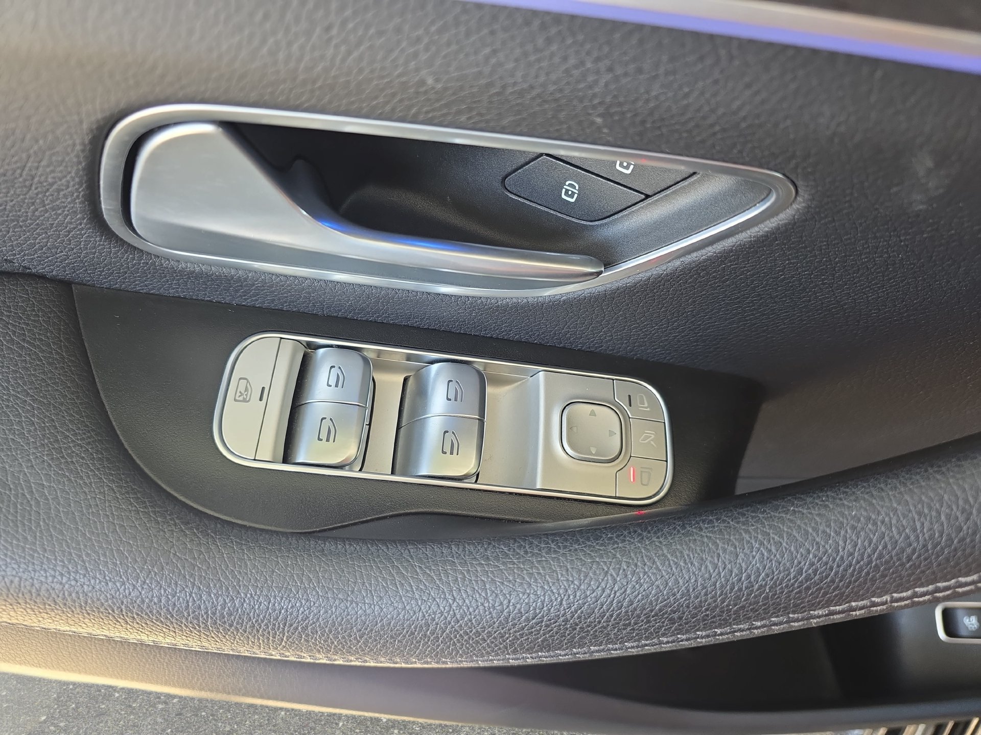 Used 2024 Mercedes-Benz GLE 350 4MATIC image 27