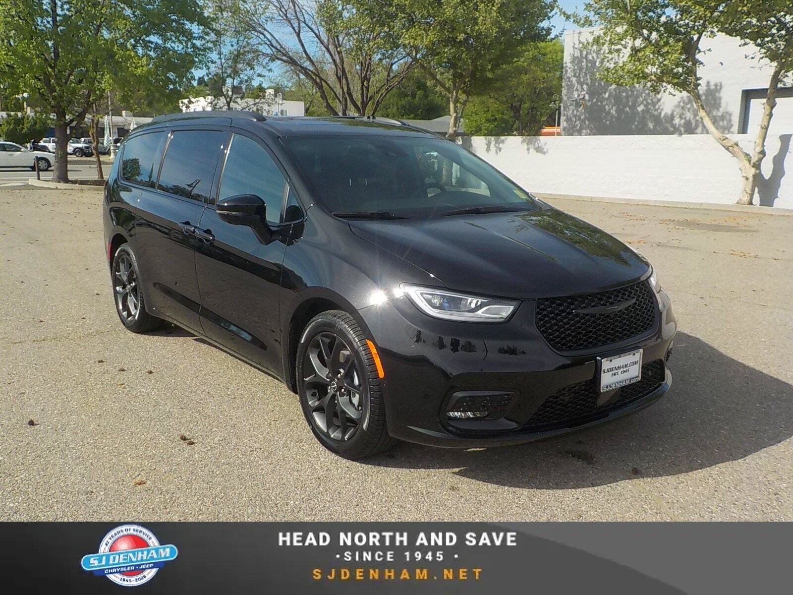 New 2026 Chrysler Pacifica Limited w/ S Appearance Package