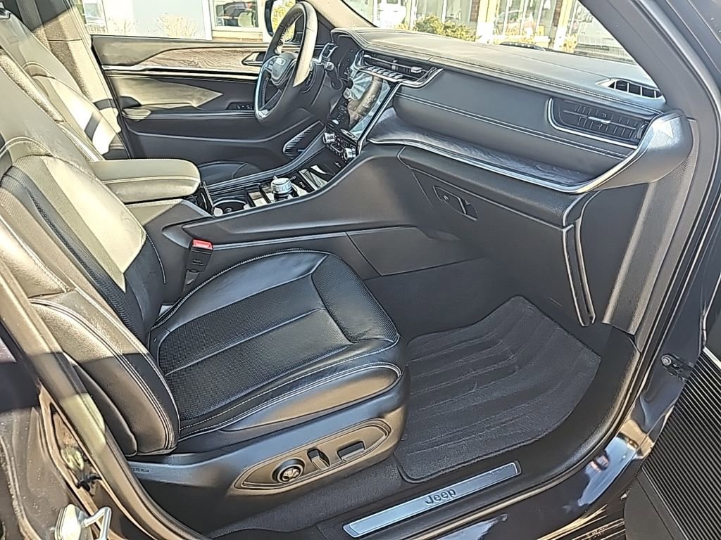 Used 2024 Jeep Grand Cherokee Overland image 27