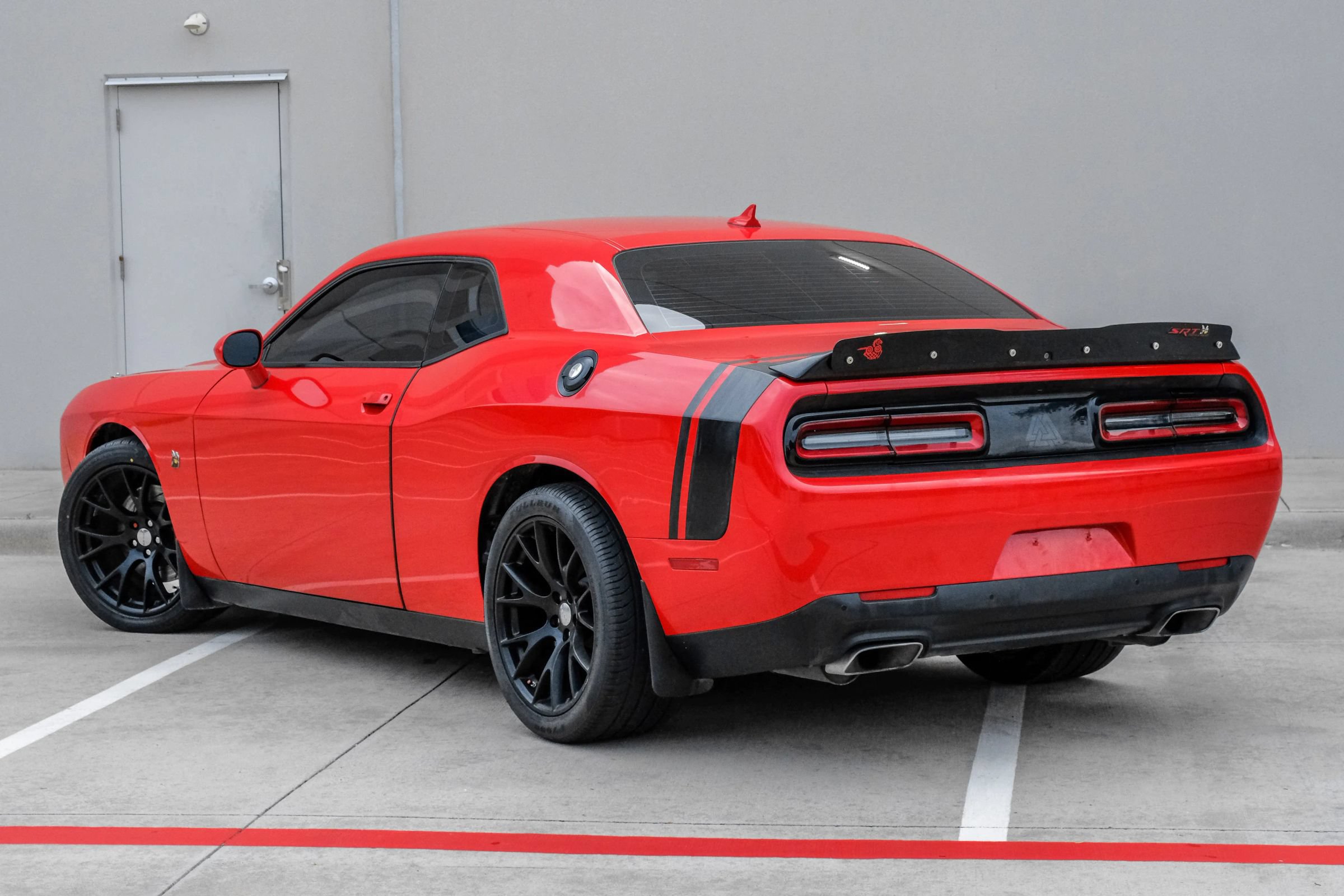 Used 2016 Dodge Challenger R/T Scat Pack RWD image 9