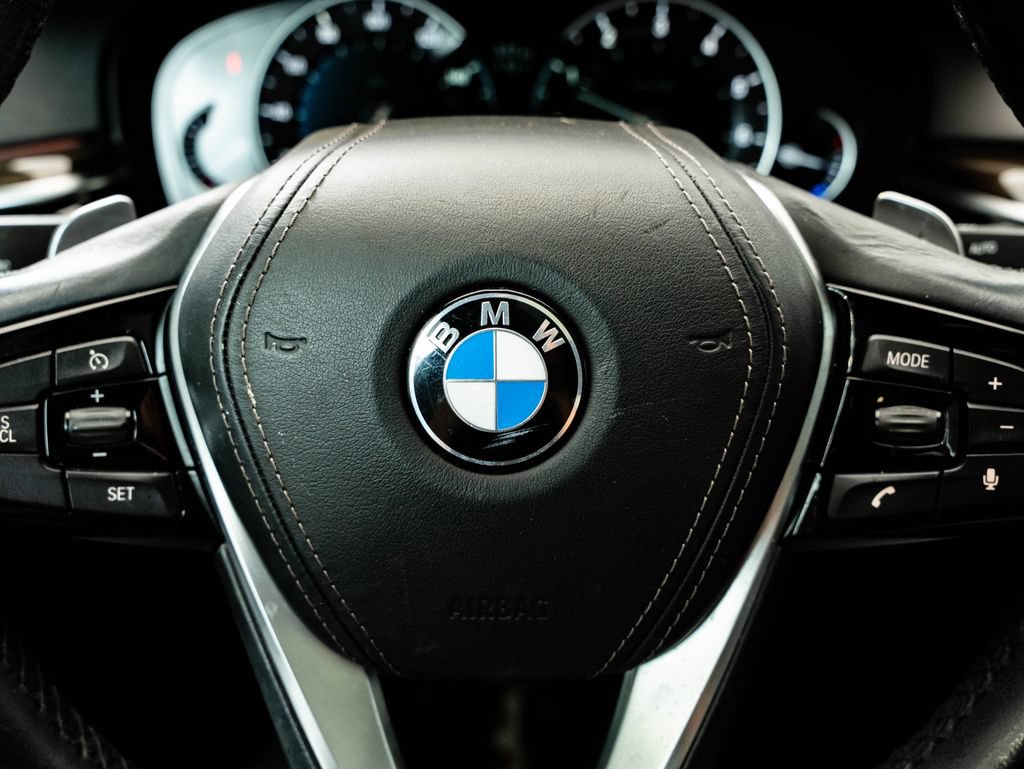 Used 2019 BMW 540i RWD image 29