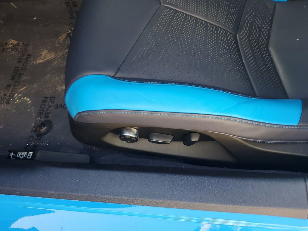 Used 2023 Chevrolet Corvette Stingray Premium Conv w/ Z51 Performance Package image 18