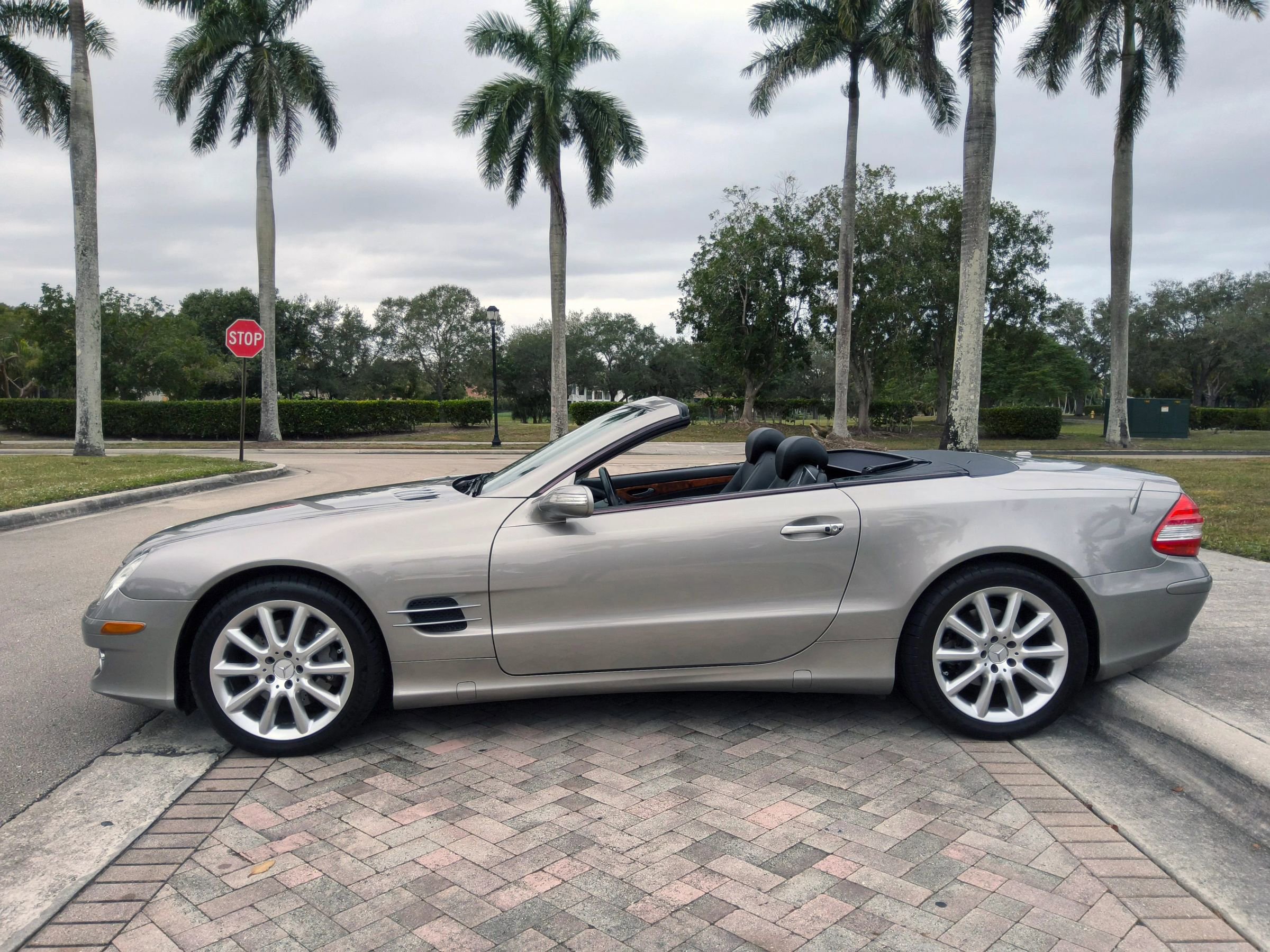 Used 2007 Mercedes-Benz SL 550 image 4