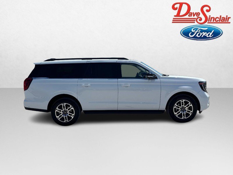 Used 2025 Ford Expedition Max Active AWD/4WD image 5
