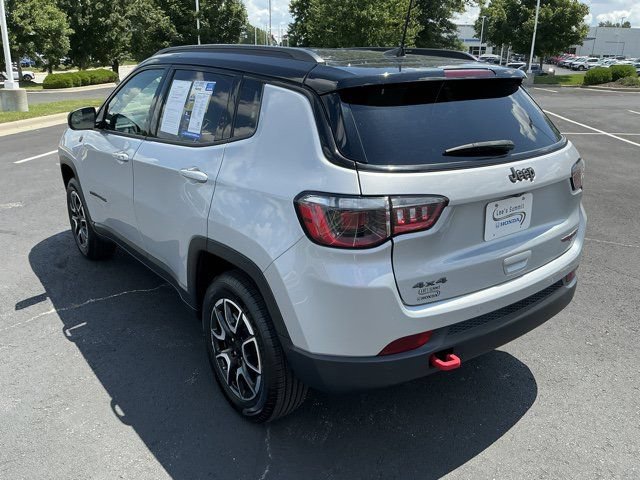 Used 2024 Jeep Compass Trailhawk AWD/4WD image 9