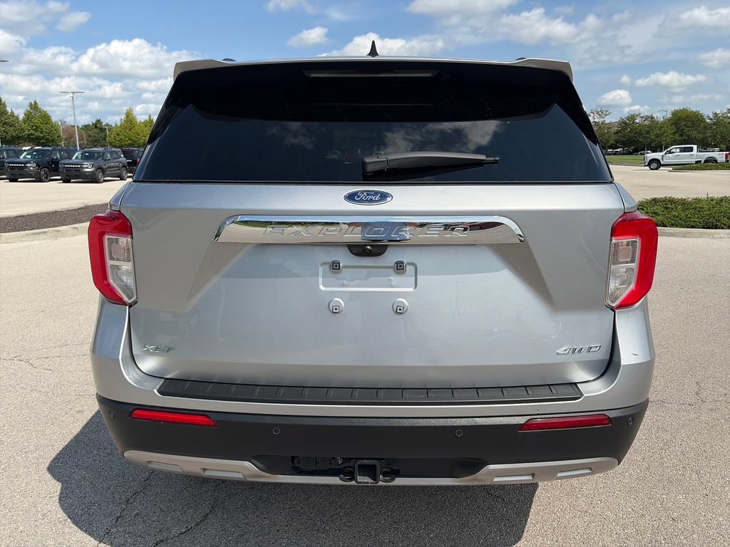 Used 2024 Ford Explorer XLT w/ Equipment Group 202A AWD/4WD image 6