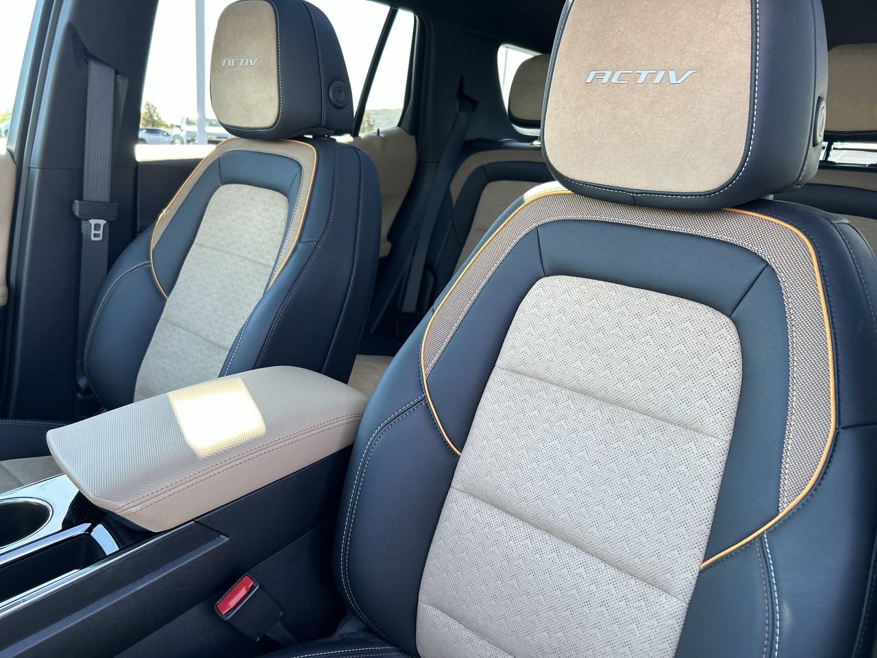 Used 2026 Chevrolet Equinox ACTIV w/ LPO, Floor Liner Package AWD/4WD image 23