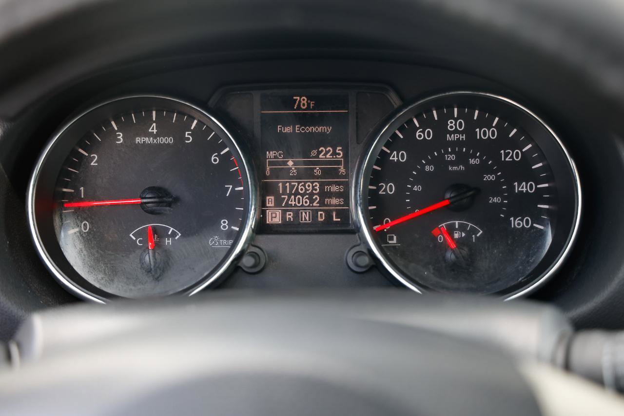 Used 2011 Nissan Rogue SV w/ SL Pkg image 27