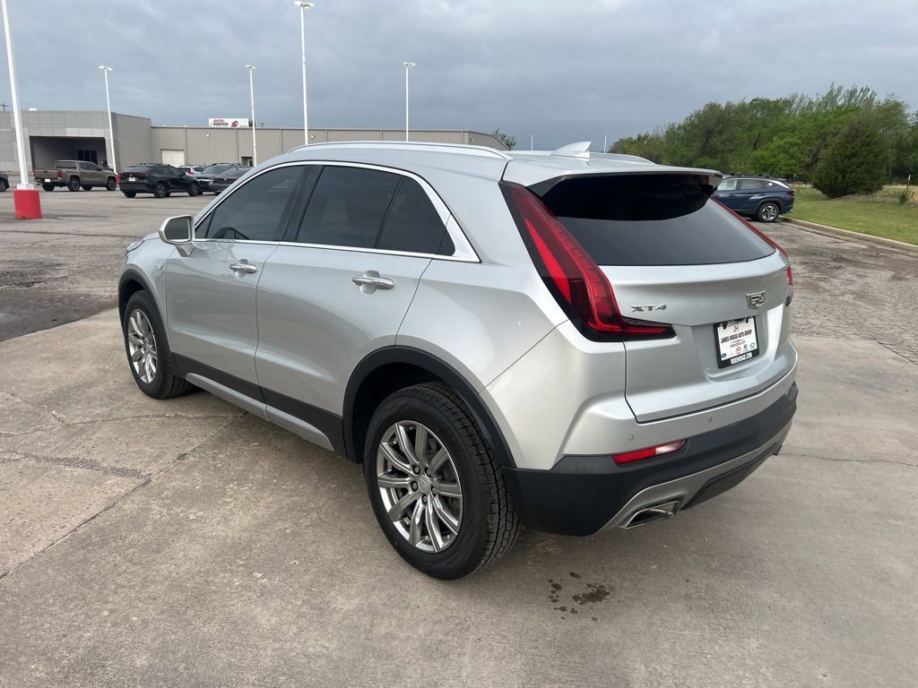 Used 2020 Cadillac XT4 Premium Luxury w/ Cold Weather Package image 8