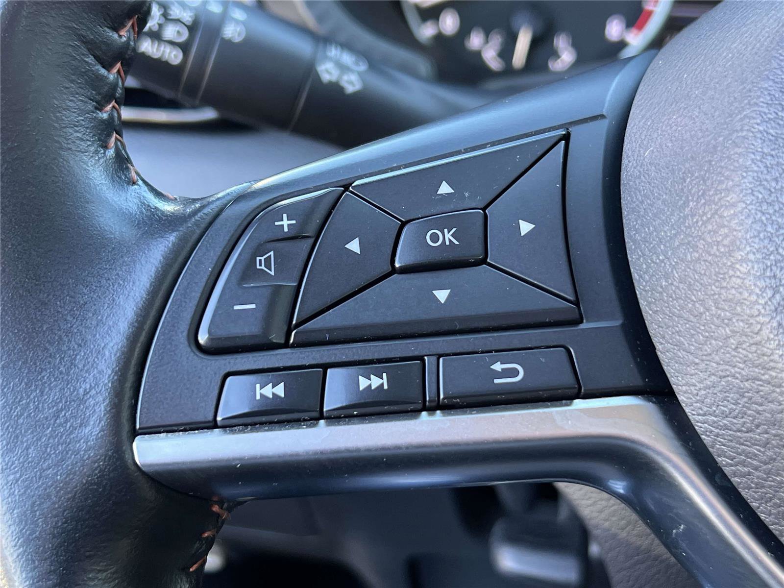 Certified 2023 Nissan Sentra SR w/ Trunk Package image 25