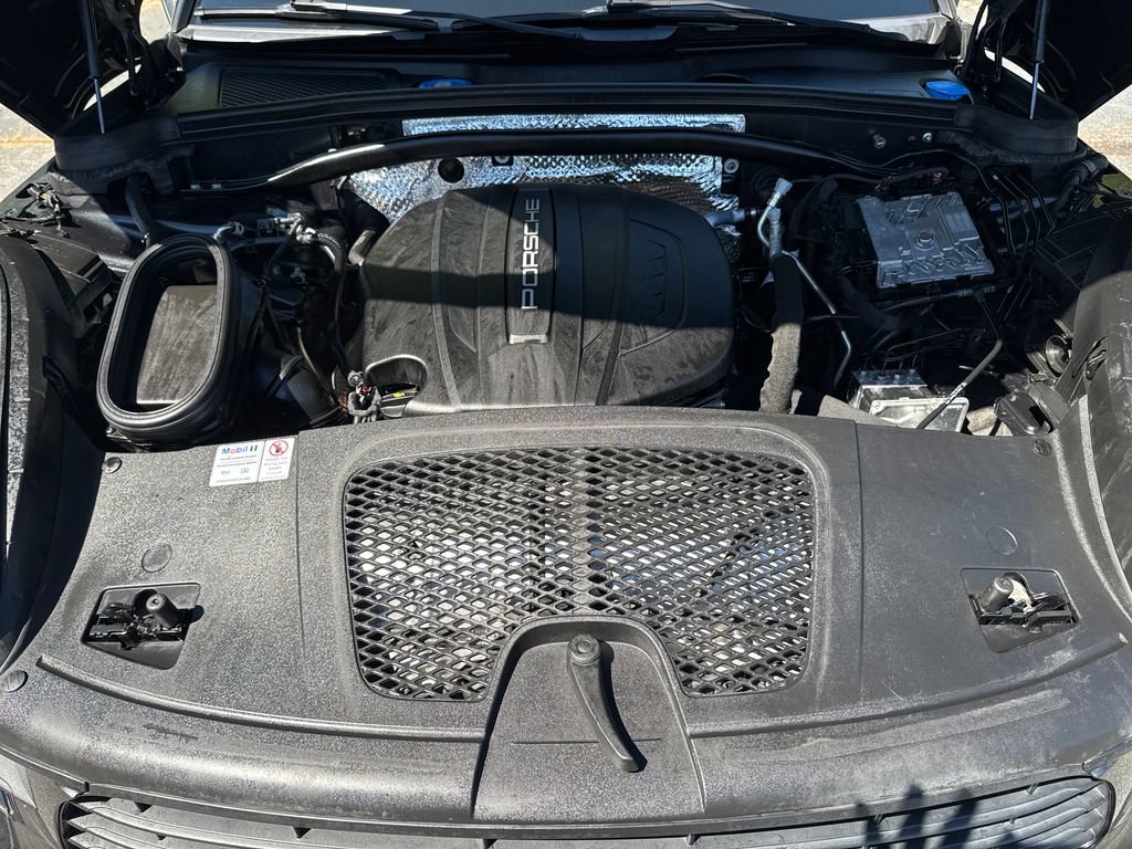 Used 2021 Porsche Macan image 22