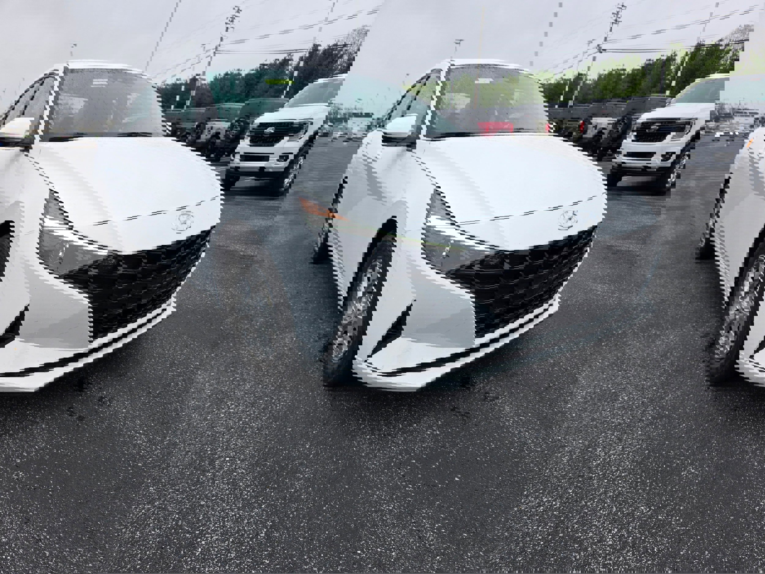 Used 2023 Hyundai Elantra SE image 5