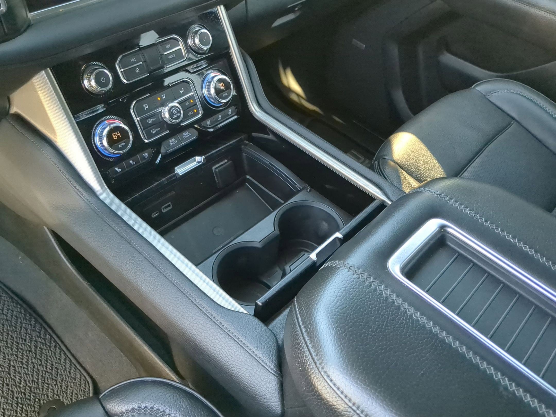 Used 2021 GMC Yukon Denali w/ Denali Premium Package image 20