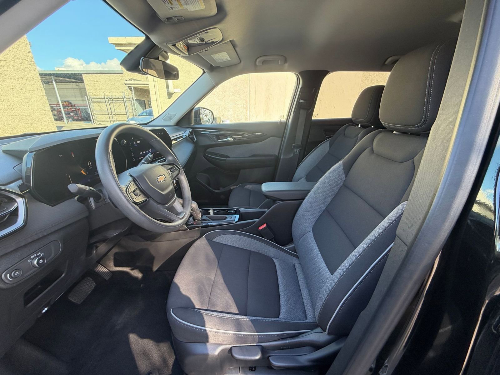 Used 2025 Chevrolet TrailBlazer LT image 25