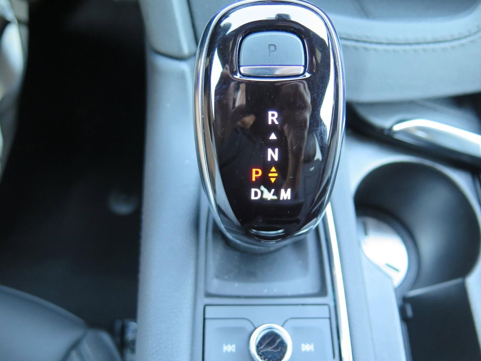 Used 2025 Cadillac XT6 Sport w/ Technology Package image 15