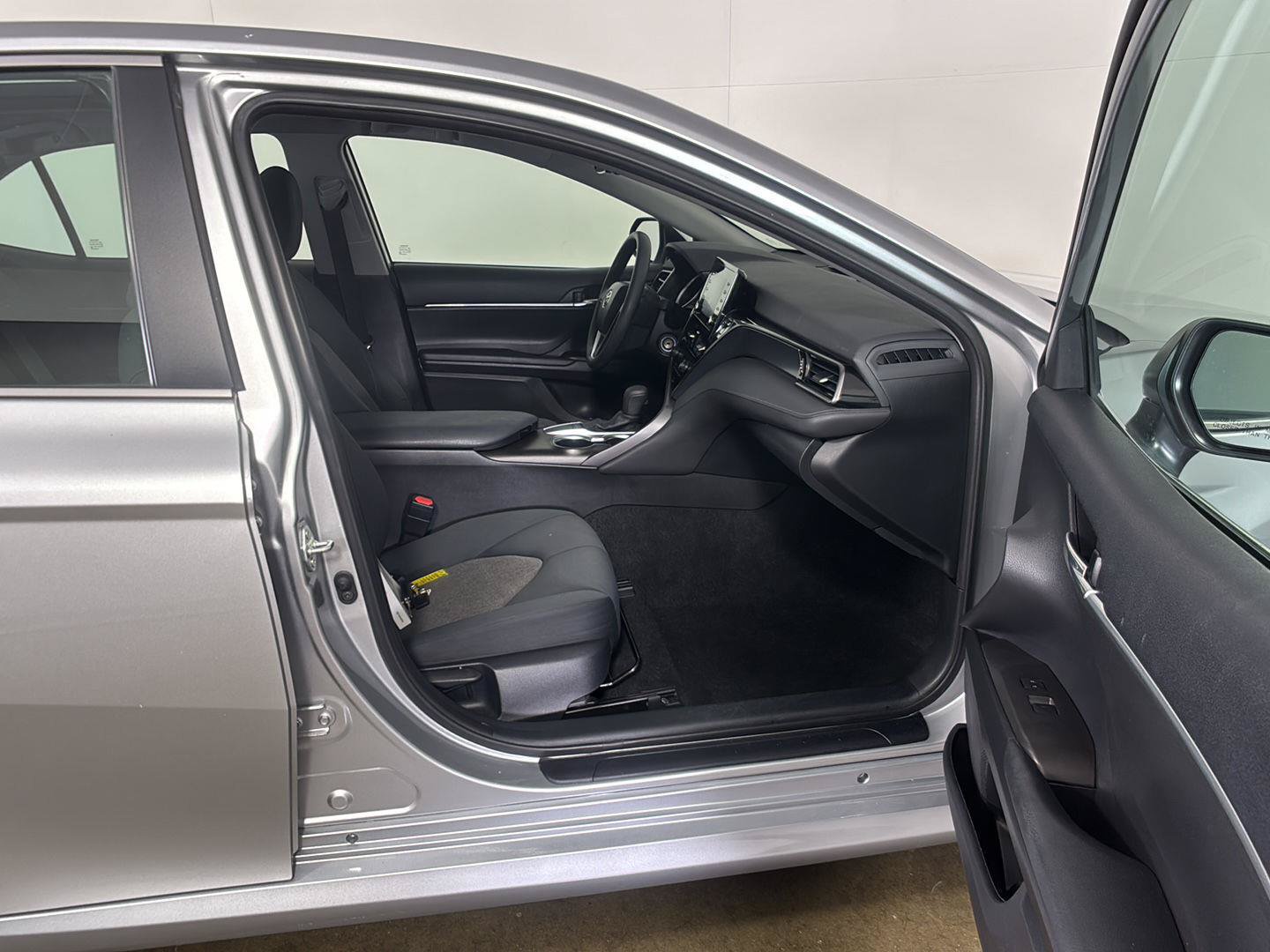 Used 2023 Toyota Camry LE FWD image 21