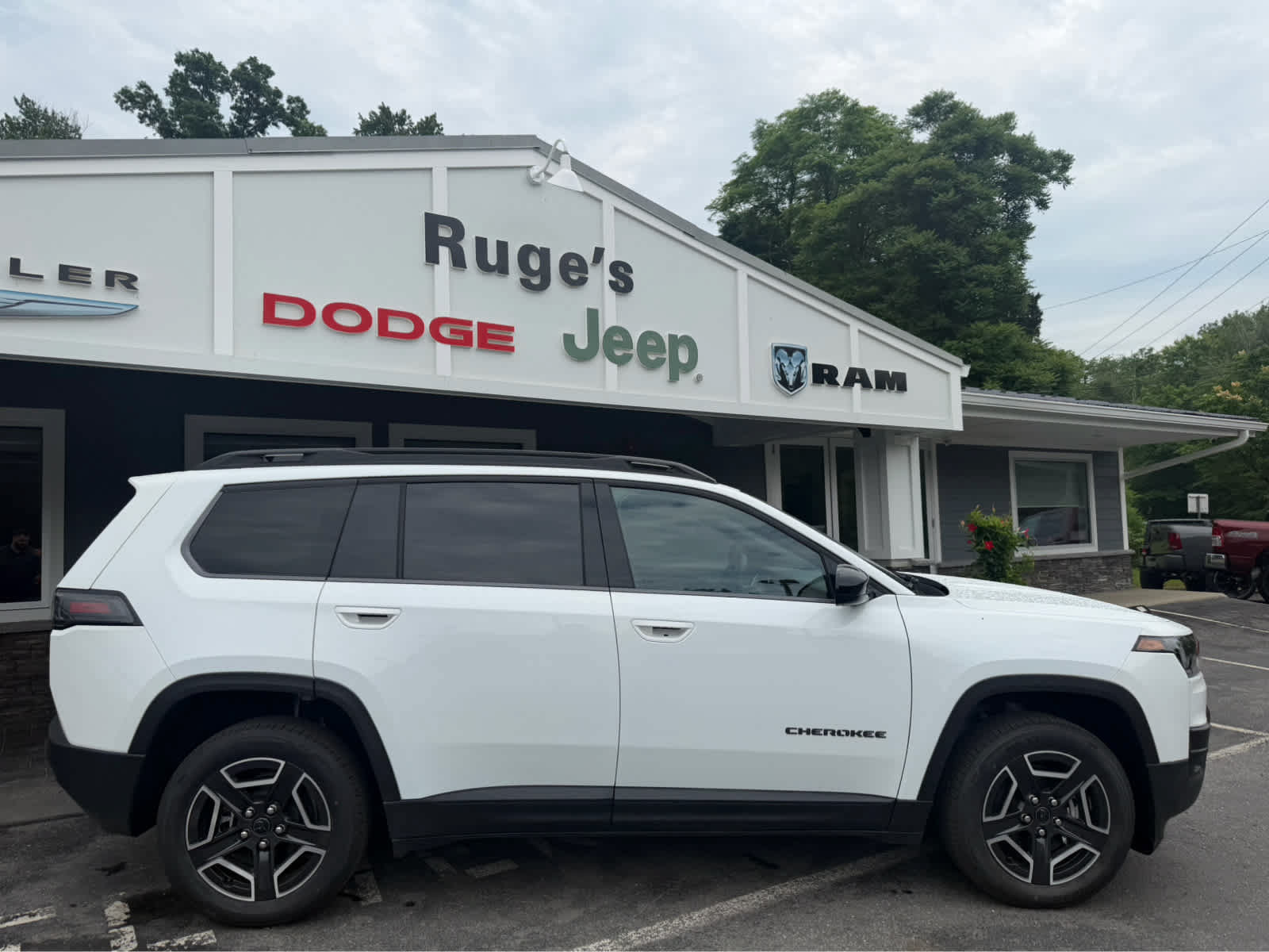 New 2026 Jeep Cherokee Laredo AWD/4WD image 6