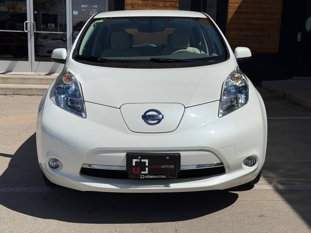 Used 2015 Nissan Leaf SV w/ LED & Quick Charge Package FWD image 9