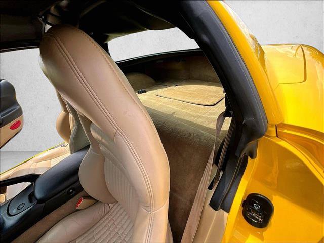 Used 2000 Chevrolet Corvette Coupe w/ Performance Handling Pkg RWD image 25