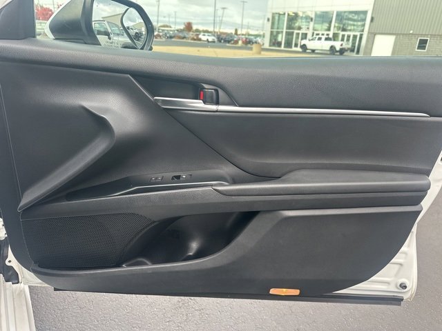 Used 2019 Toyota Camry L image 14