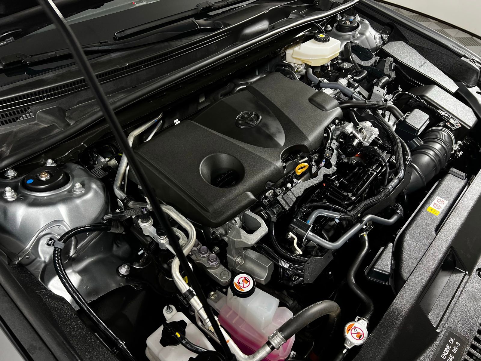 Used 2025 Toyota Camry SE image 10