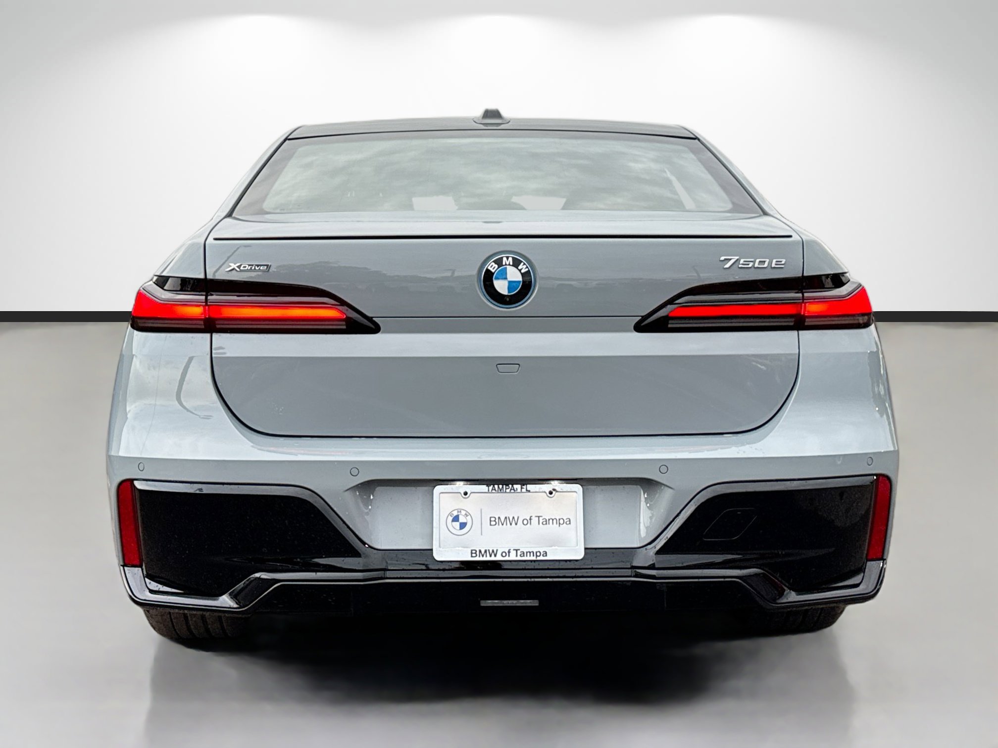 New 2026 BMW 750e xDrive w/ Executive Package AWD/4WD image 4