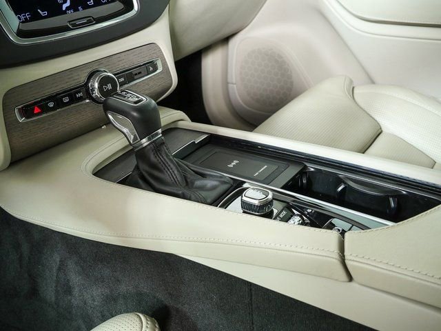 Used 2020 Volvo XC90 T6 Inscription w/ Protection Package Premier image 18