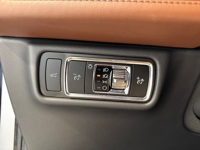 Used 2025 Lincoln Aviator Reserve w/ Equipment Group 201A AWD/4WD image 15