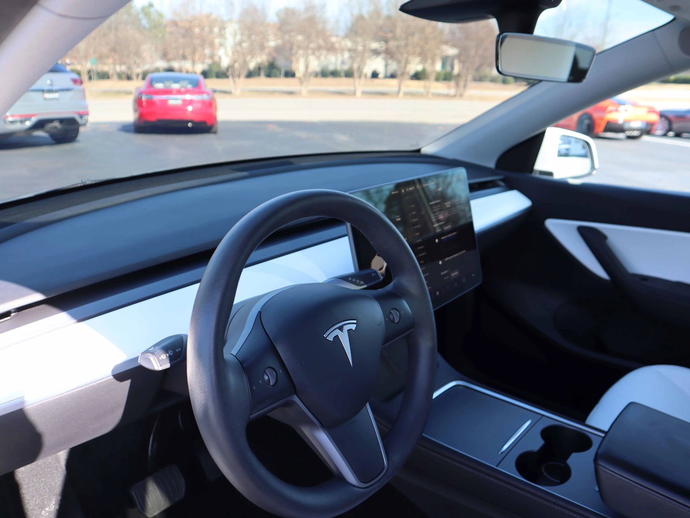 Used 2022 Tesla Model Y Long Range image 15