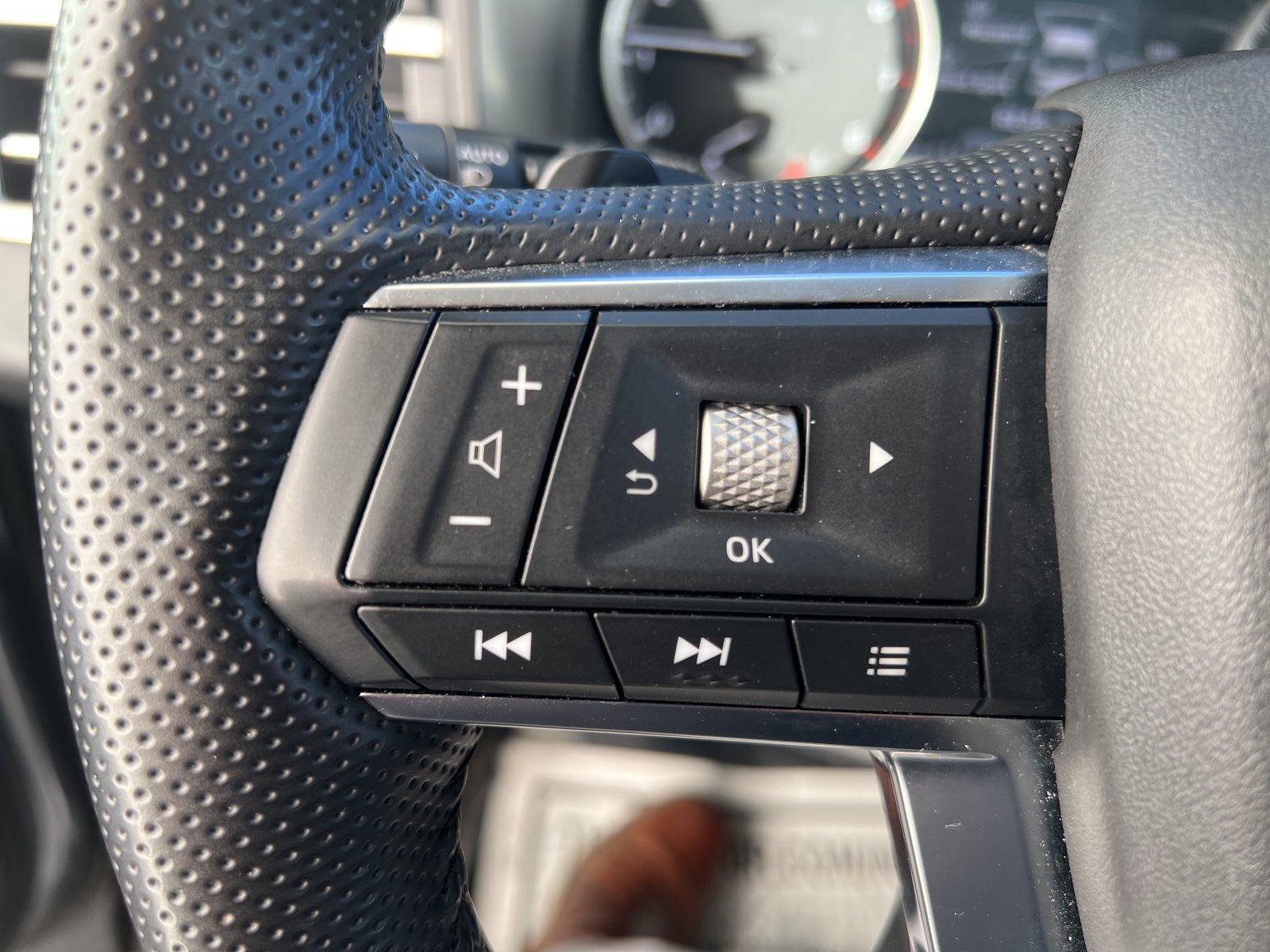 Used 2024 Mitsubishi Outlander SE image 10