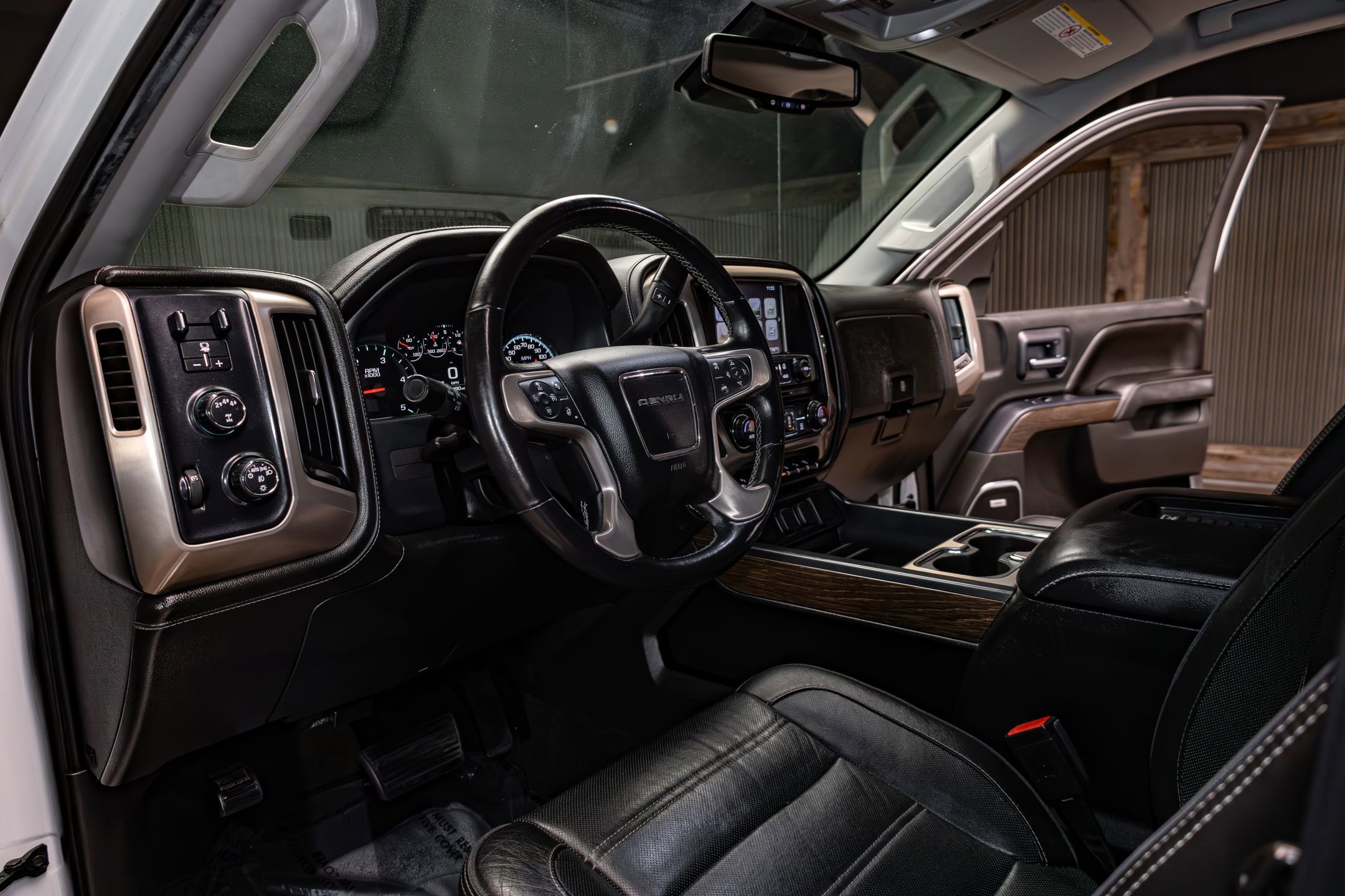 Used 2017 GMC Sierra 2500 Denali w/ Duramax Plus Package AWD/4WD image 12