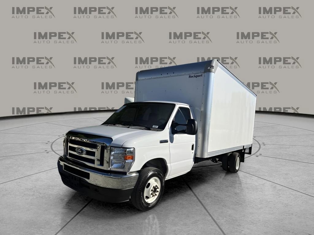 Used 2024 Ford E-450 and Econoline 450 Super Duty w/ Power Windows & Locks Group image 2