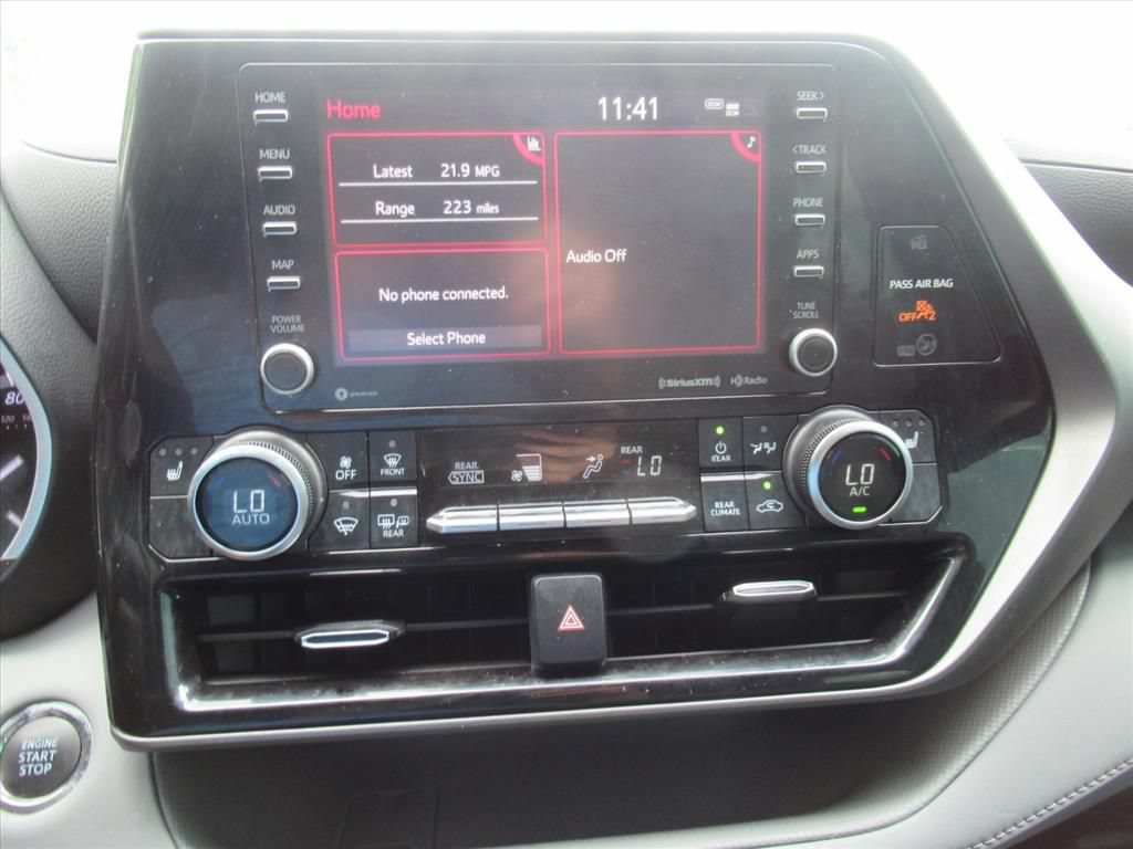 Used 2022 Toyota Highlander XLE FWD image 27