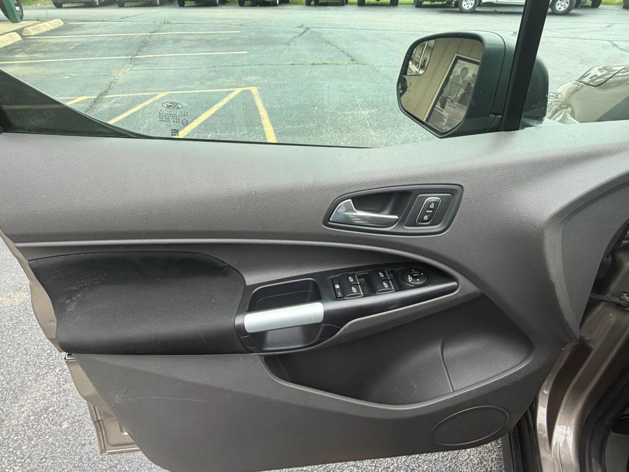 Used 2020 Ford Transit Connect XLT FWD image 16