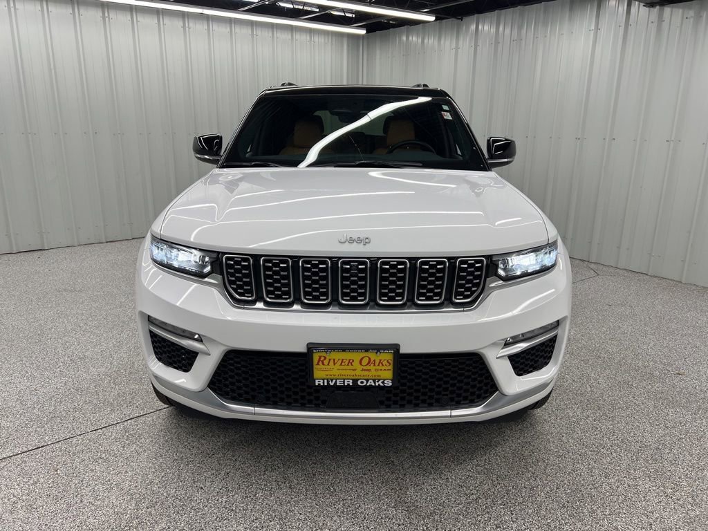 Used 2025 Jeep Grand Cherokee Summit w/ MOPAR Finishing Package AWD/4WD image 2