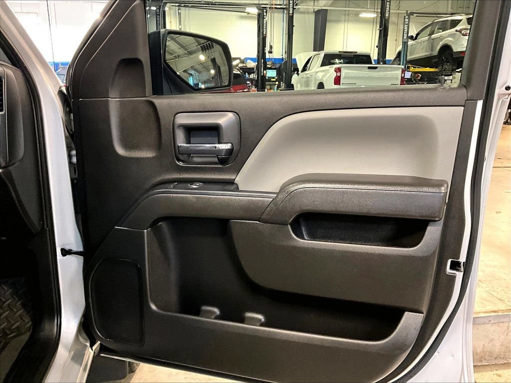 Used 2017 Chevrolet Silverado 1500 Custom w/ Custom Convenience Package AWD/4WD image 12