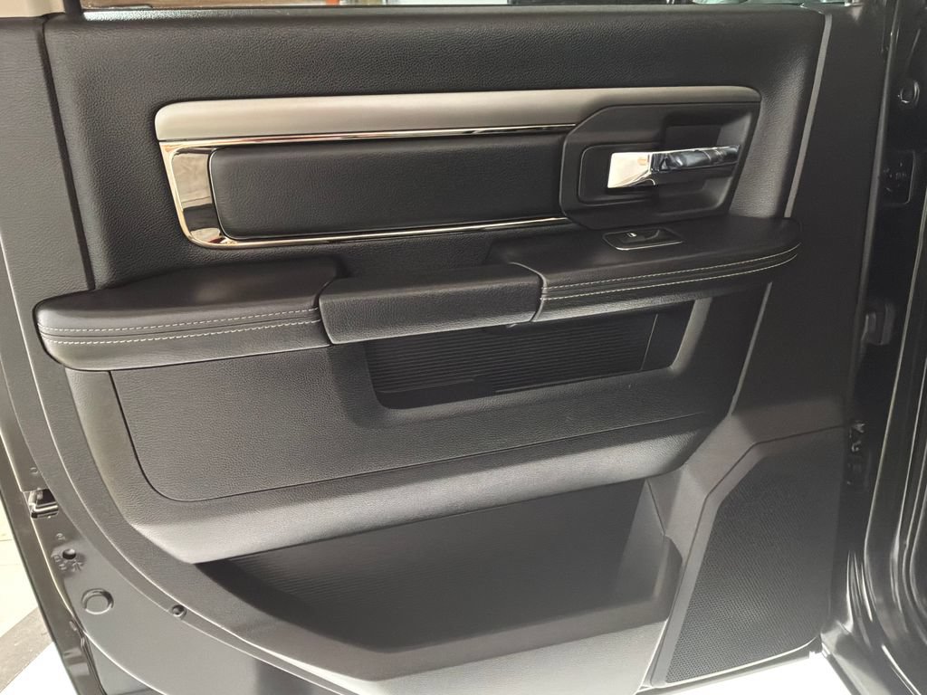 Used 2015 RAM 1500 Sport w/ Black Ram 1500 Sport Group AWD/4WD image 11