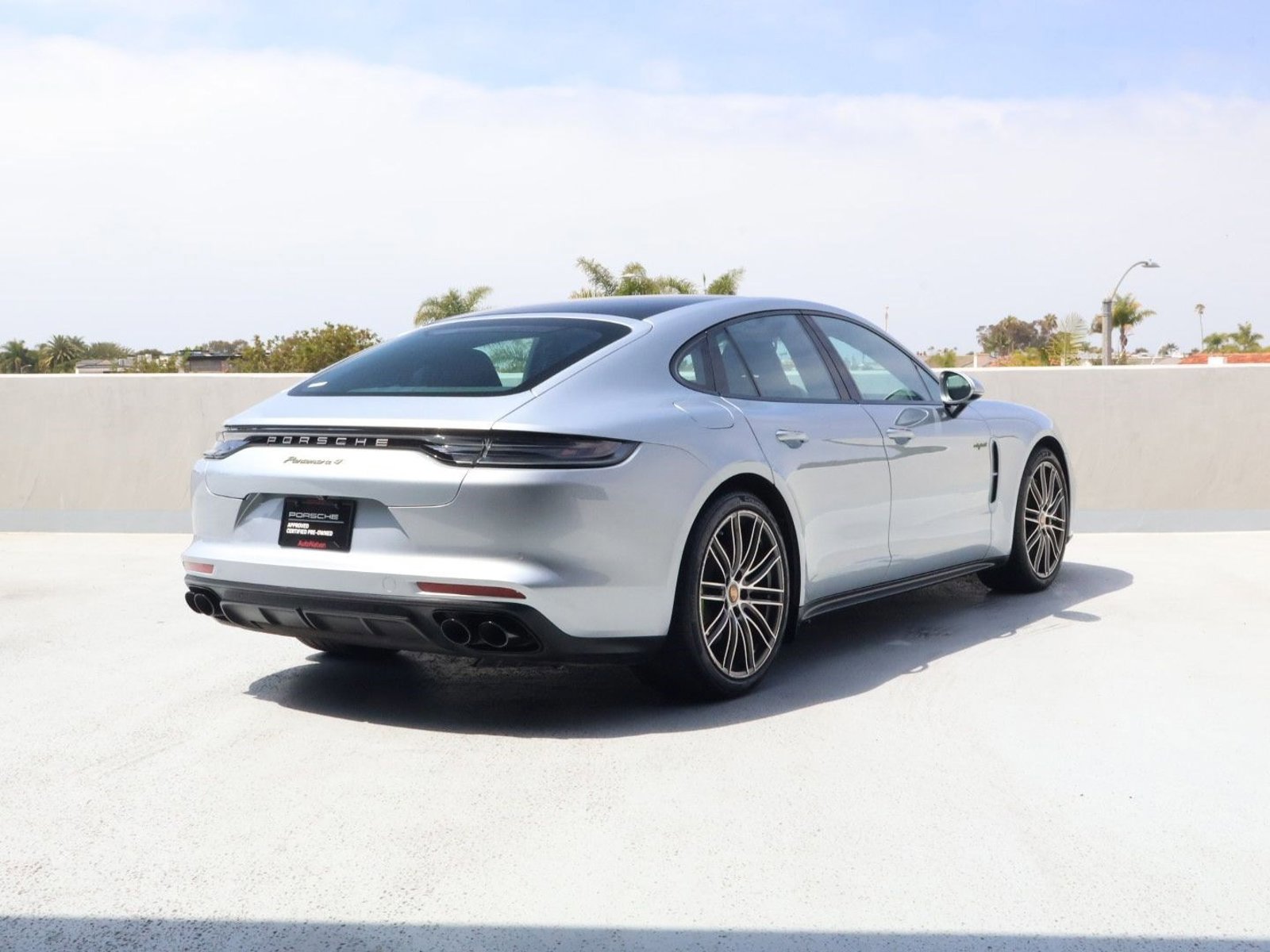 Certified 2023 Porsche Panamera 4 Platinum Edition AWD/4WD image 9
