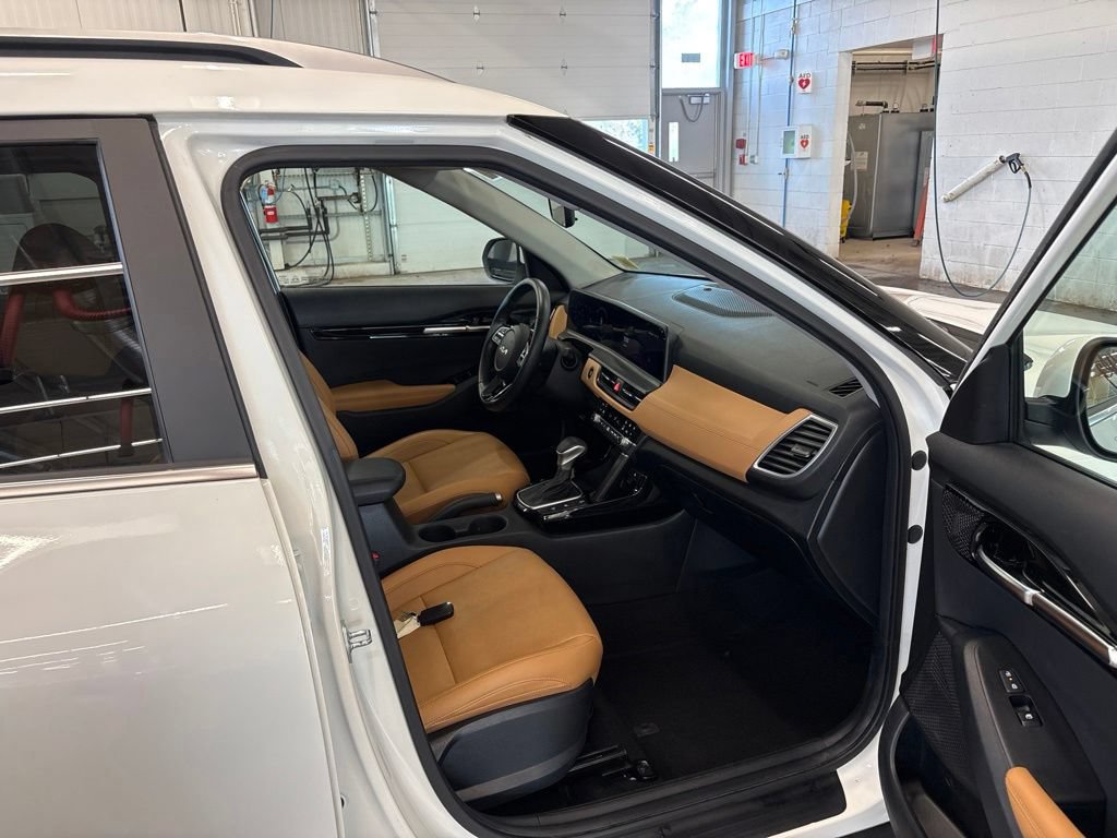 Certified 2024 Kia Seltos EX AWD/4WD image 16