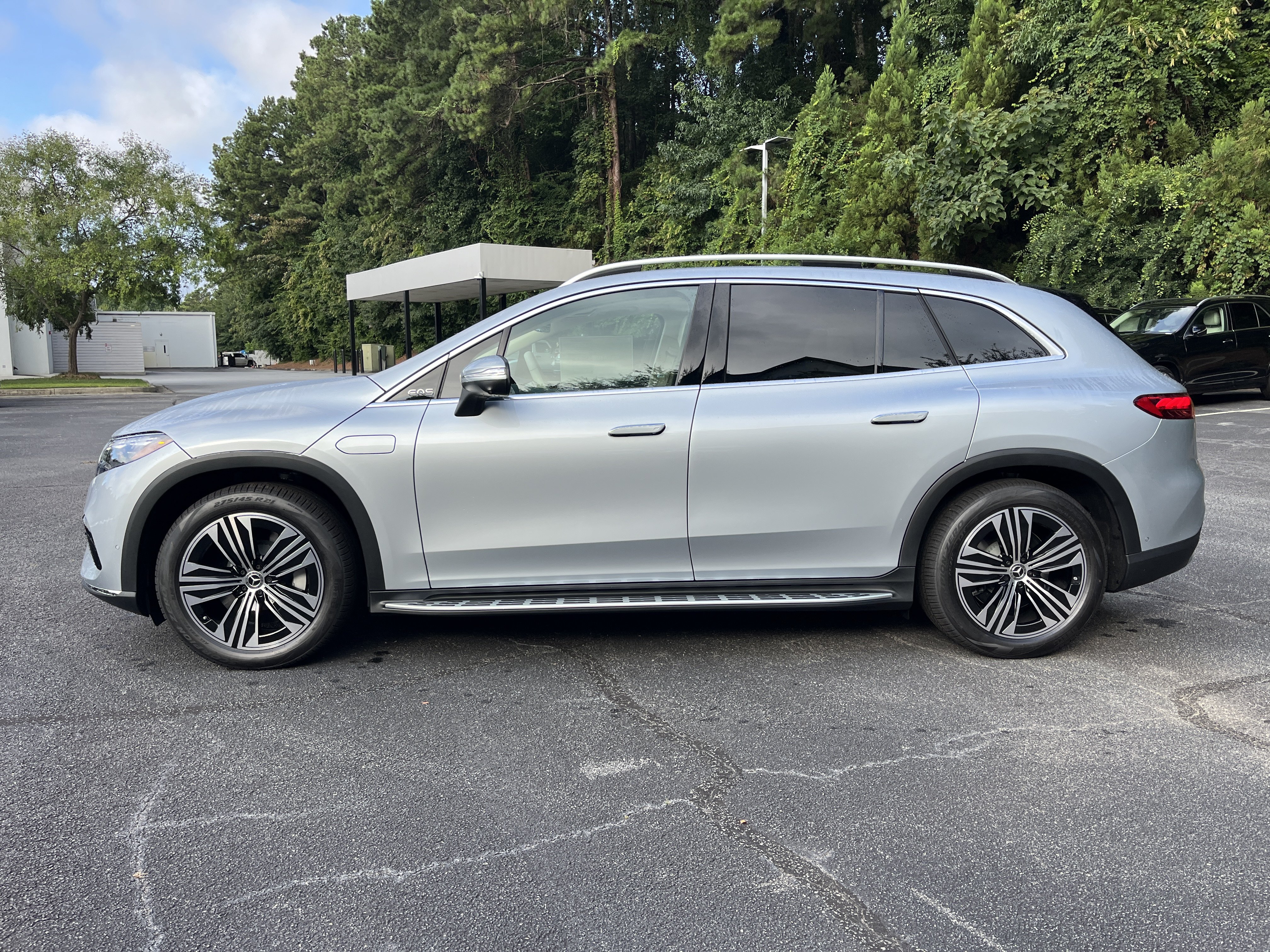 New 2027 Mercedes-Benz EQS 400 4MATIC SUV image 14