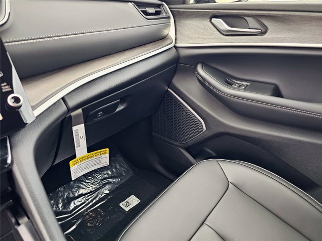 New 2026 Jeep Grand Cherokee Limited w/ Limited Altitude Package RWD image 60