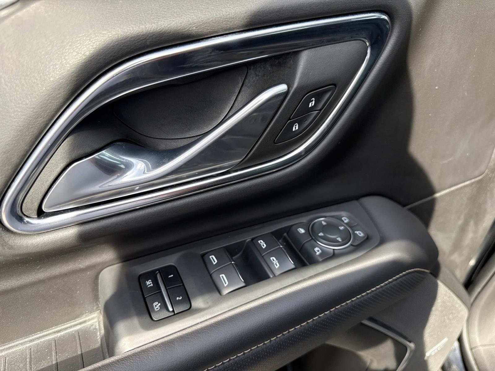 Used 2023 Chevrolet Tahoe Premier AWD/4WD image 19