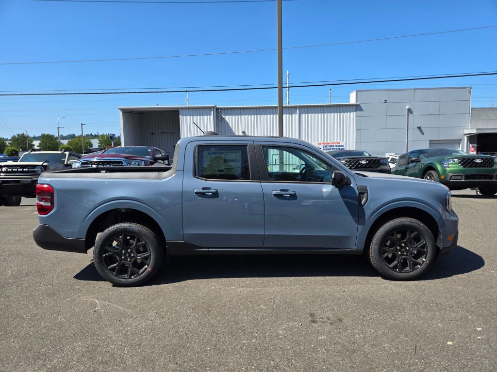 Used 2025 Ford Maverick Lariat w/ Black Appearance Package image 4