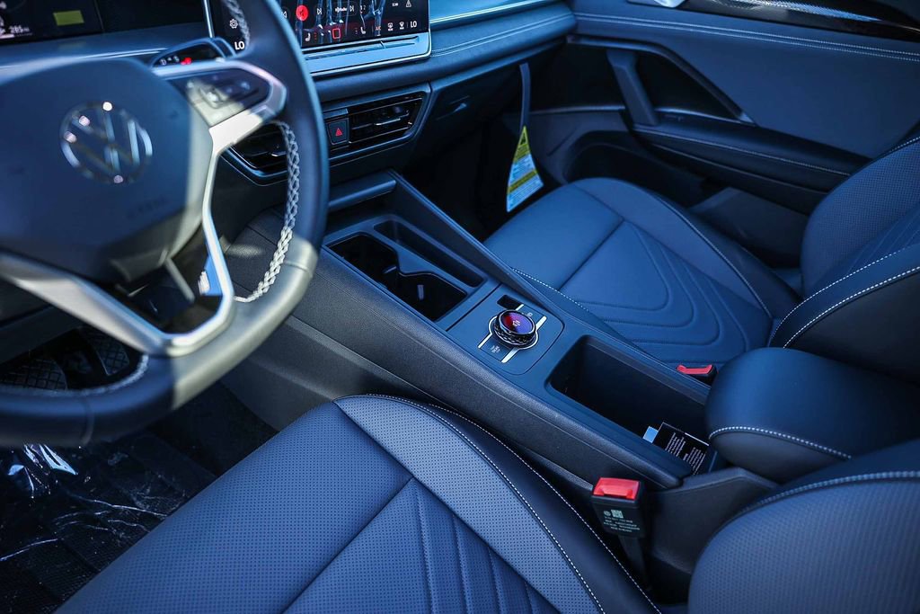 New 2026 Volkswagen Tiguan SE image 30