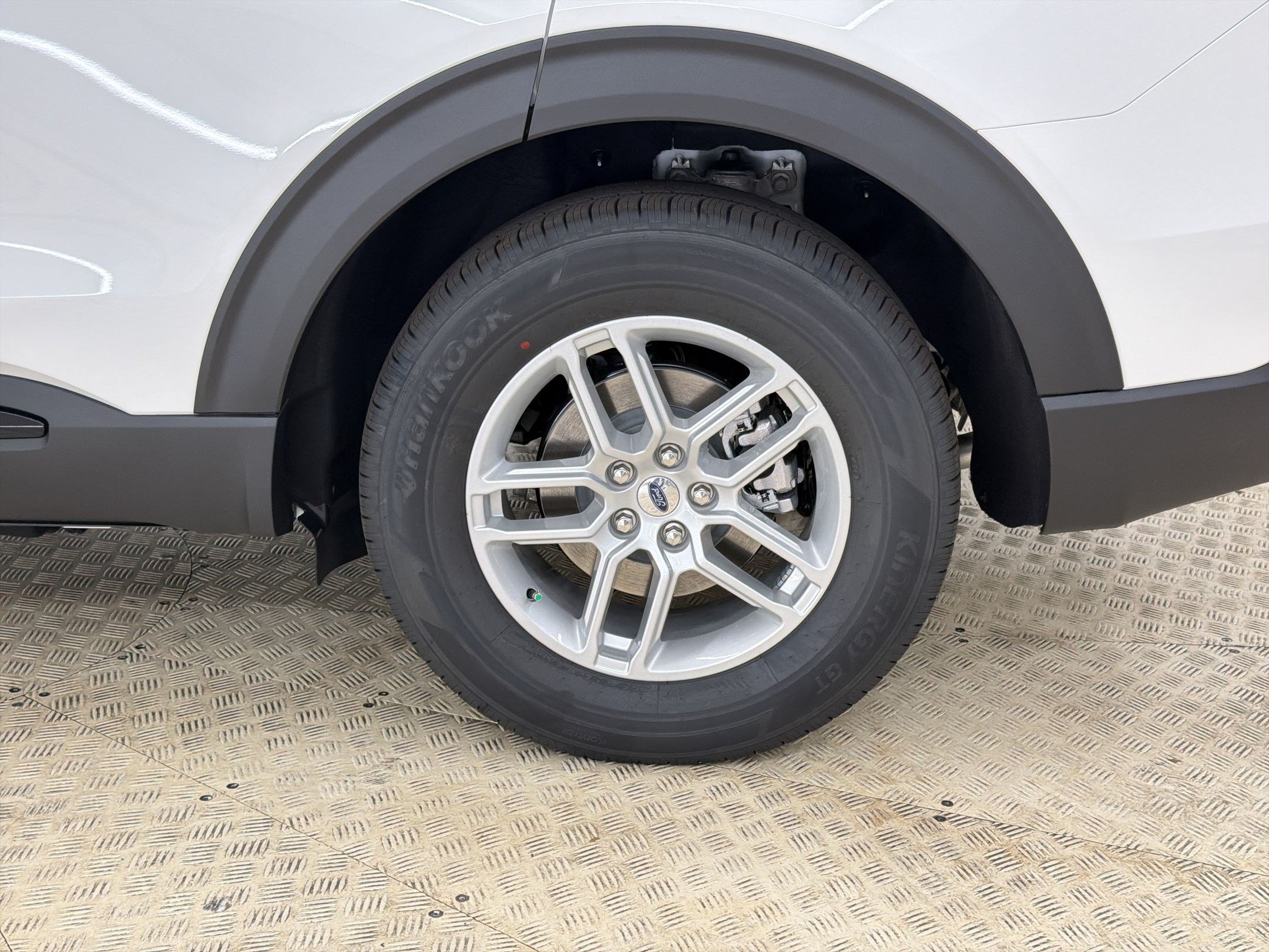 New 2026 Ford Explorer Active w/ Active Comfort Package RWD image 11